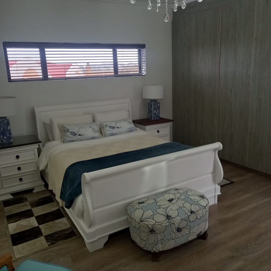 4 Bedroom Property for Sale in Menkenkop Western Cape